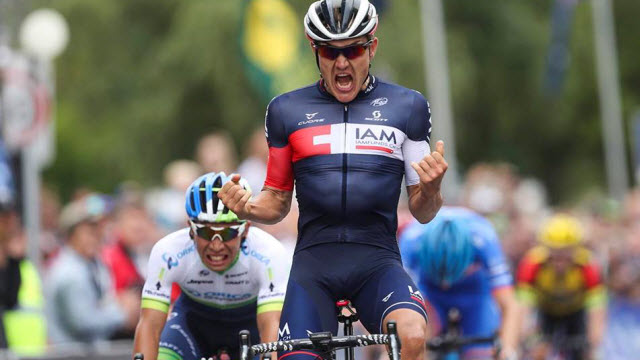 Heinrich Haussler on cloud nine after winning the Mars Cycling Australia Road National Championships. (Mark Gunter)