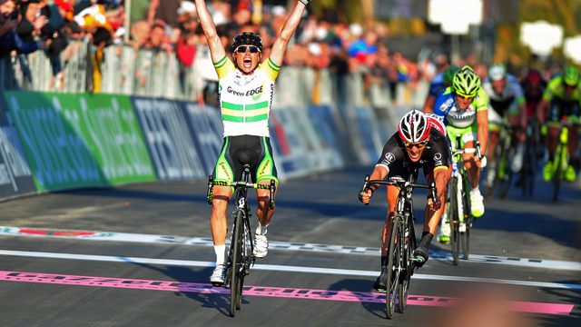 Simon Gerrans wins Milan-San Remo by half a wheel ahead of Fabian Cancellara (Sirotti)