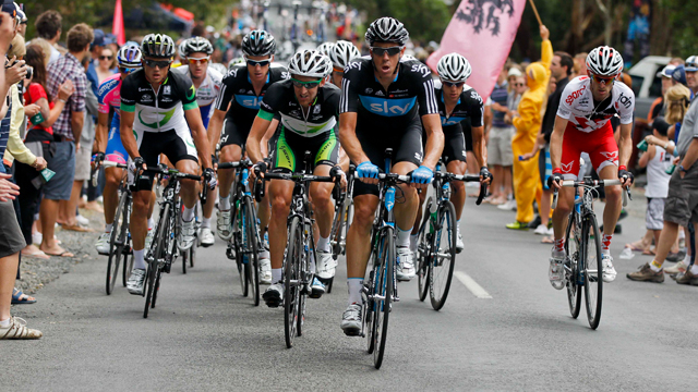 Mathew Hayman leads the peloton at the Mars Cycling Australia Road National Championships (Mark Gunter)