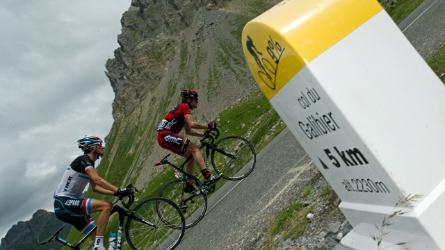 Cadel Evans (R) and Frank Schleck ride the Col du Galibier during the 2011 Tour de France (Getty)