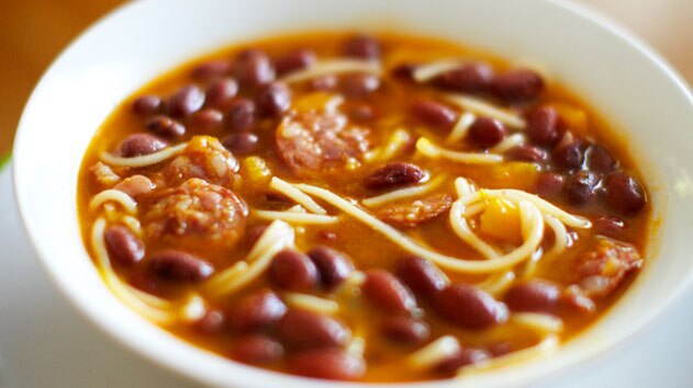 Beans with ‘reins’ (porotos con riendas)