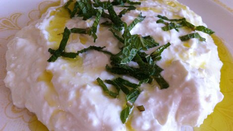 Fetta-and-yoghurt dip