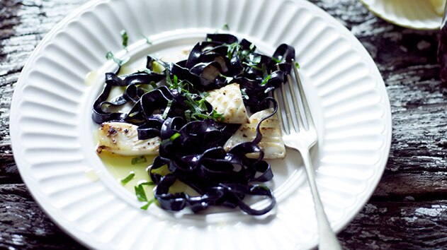 Squid ink linguine (linguine al nero di calamari)