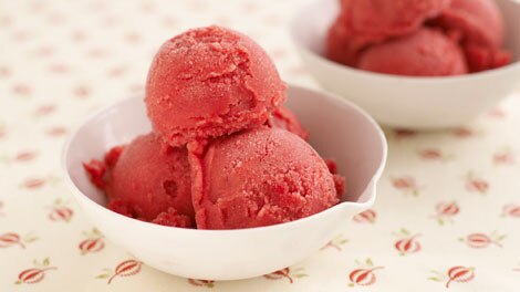 Strawberry sorbet with vanilla