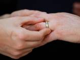 France to pass gay marriage, adoption law