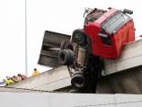 Lane change led to Vic bridge plunge