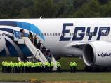 Plane lands in UK after note found in loo