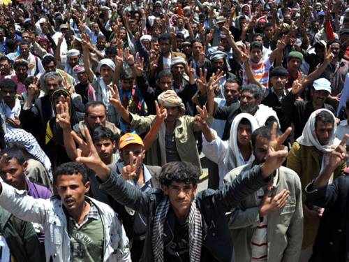 Yemeni protesters shout slogans during a protest demanding the ousting of Yemeni President Ali Abdullah Saleh. (AAP)