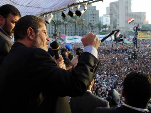 Egypt's Morsi hails Tahrir crowds | SBS World News