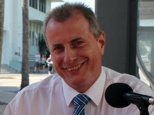 Country Liberal Party leader Terry Mills goes up against NT Chief Minister Paul Henderson in a tight state election. (AAP)