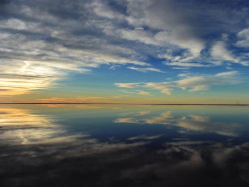 South Australia's Geographical Names Unit says from now on all official publications, such as maps, signs and brochures, should use both of the lake's names. (AAP)