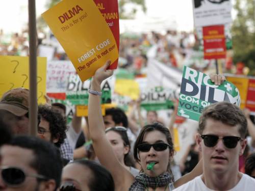 (Photo: EPA/Antonio Lacerda)