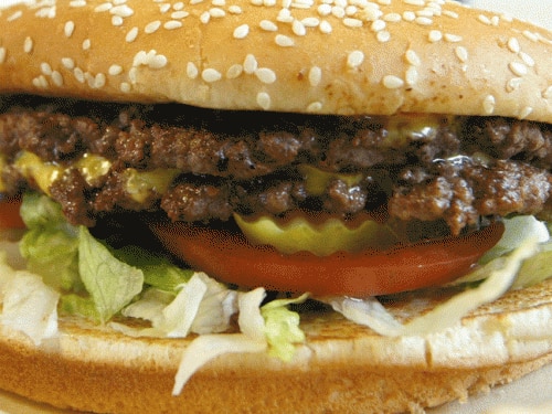 The behemoth burger was served up on Sunday at the Black Bear Casino Resort in Minnesota. It tipped the scales at 914kg. (Getty Images)