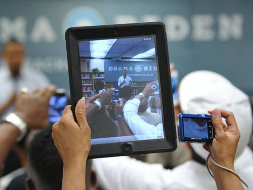 Apple and Samsung Electronics have each scored partial court victories in their war over rival tablet computers. (Getty Images)