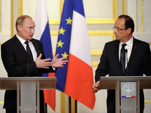 Russia's President Vladimir Putin and French President Francois Hollande hold a press conference on the situation in Syria. (AAP)