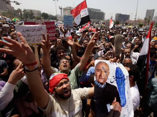 Egyptians protest against presidential candidate Ahmed Shafiq. (AAP)