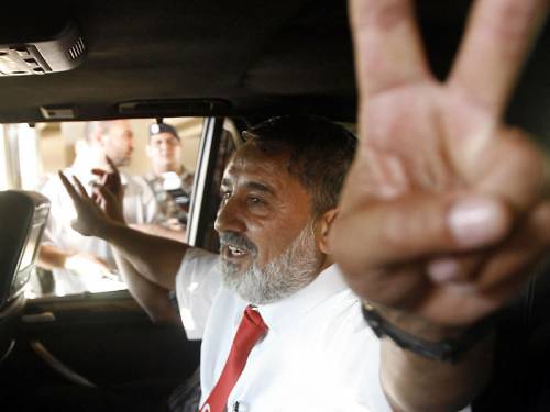 Syrian rebels have freed one of 11 Lebanese Shi'ite pilgrims they have been holding hostage. (AAP)