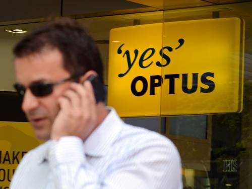 Optus has seen its earnings and revenues slide by over three per cent in the first quarter. (AAP)