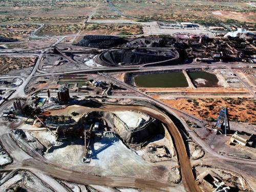 The Olympic Dam mine expansion is vital to South Australia's economic future, Tony Abbott says. (AAP)