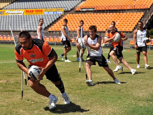 NRL club Wests Tigers have signed Super League coach Mick Potter on a two-year deal. (AAP)