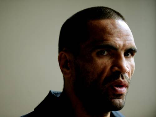 Tasmanian Aboriginal leader Michael Mansell has labelled boxer Anthony Mundine (pic) a racist. (AAP)