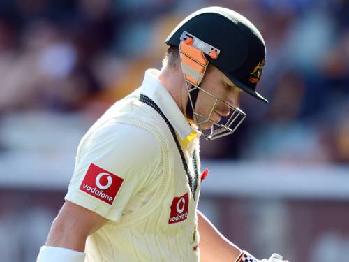Australia have lost the early wicket of Dave Warner in their chase of 141 for victory at the SCG. (AAP)