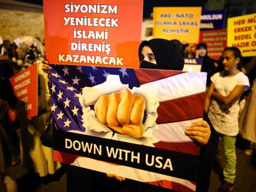 Anti-US protests by crowds whipped into fury by a film mocking Islam have erupted across the world. (AAP)
