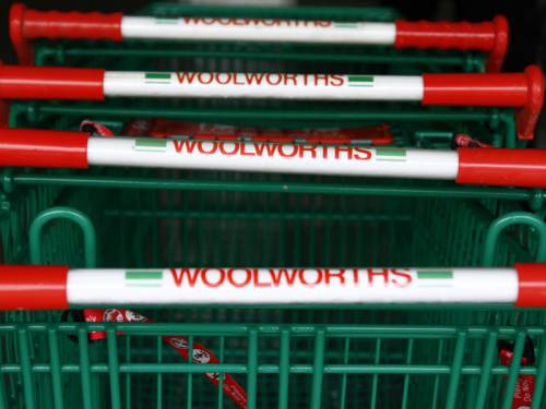 Woolworths has been allowed to delay a meeting to discuss placing restrictions on its pokies. (AAP)