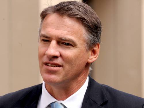 Independent MP Rob Oakeshott has voiced his concern over bestowing honours on non-Australians. (AAP)