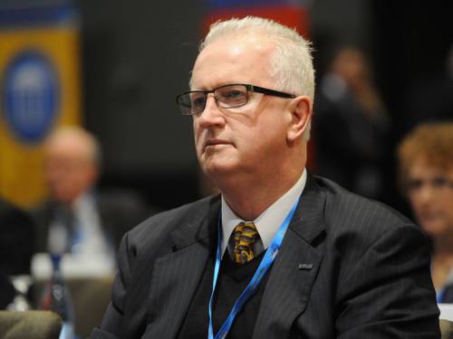 LNP Queensland president Bruce McIver is warning the coalition not to be overconfident. (AAP)