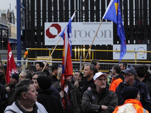 The Federal Workplace Relations Minister
says Victorians are sick of the Grocon dispute. (AAP)