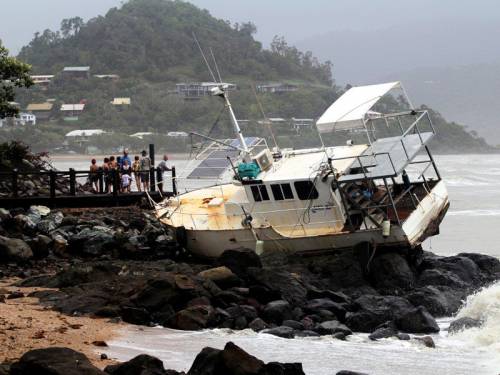 Residents in northern NSW are being told to prepare for floods and damaging winds as the remnants of ex-tropical cyclone Oswald begin to affect the region. (AAP)