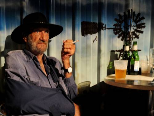A new study shows co-ordinated community action reduces alcohol consumption in rural NSW. (AAP)