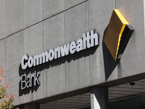 Commonwealth Bank has cut interest rates on its fixed-rate home loans to a 22-year low. (AAP)