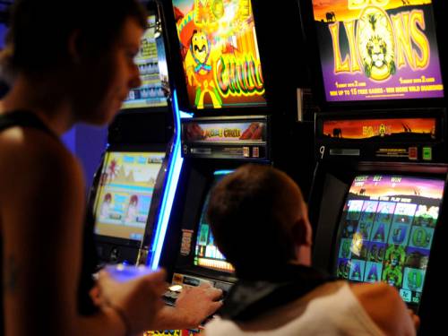 Gaming firm Tabcorp is seeking $686.8 million in compensation from the Victorian government. (AAP)