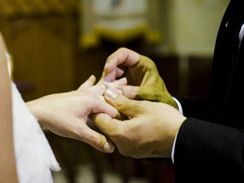 The Barack Obama administration has formally asked the US Supreme Court to overturn a ban on gay marriage. (AAP)