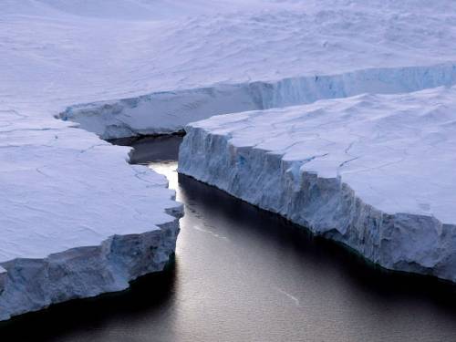 An iceberg twice the size of Manhattan has broken off one of Greenland's largest glaciers. (AAP)