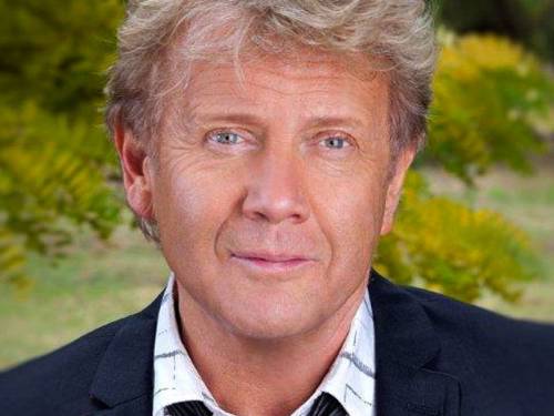 Pop star, actor and TV host Darryl Cotton has lost his battle with liver cancer at the age of 62. (AAP)