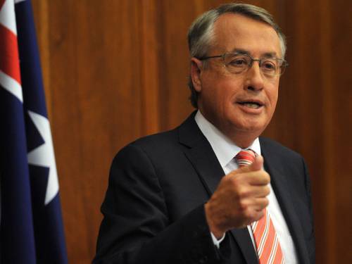 Wayne Swan shot a second challenge to Joe Hockey before the Member for North Sydney took the bait. (AAP)