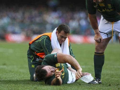 South Africa's Bismarck du Plessis needs surgery and has been ruled out for the rest of the season. (AAP)