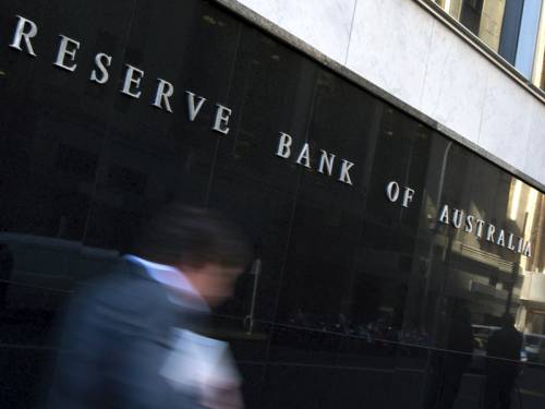 The RBA annual report says falling interest rates have cut underlying earnings to its lowest level. (AAP)