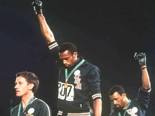Peter Norman (L) may receive a posthumous apology over the Black Power protest at the 1968 Olynpics. (AAP)