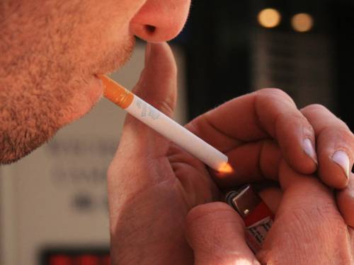 A Christian group says legalising gay marriage would promote a lifestyle less healthy than smoking. (AAP)