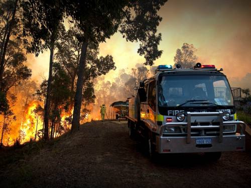 An insurance group has warned the risk of bushfires in Australia this season is higher than normal. (AAP)
