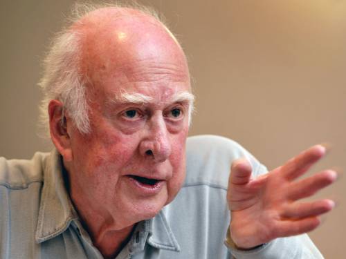 British physicist Stephen Hawking says the Nobel Prize should be given to Peter Higgs (pic). (AAP)