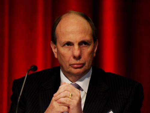 Origin Energy boss Grant King received a pay rise, taking his remuneration package above $8 million. (AAP)