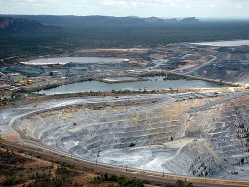 Supply of Australian uranium would cease if the UAE started to enrich it, or gave it to a third party, or announced it was going to use the uranium for a nuclear warfare capacity. (AAP)