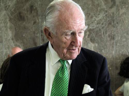 Mr Fraser questioned why the federal government had begun consultations in 'unseemly haste'. (AAP)