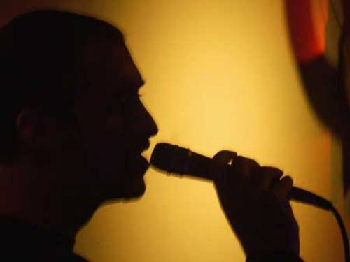A new kit can turn iPads, iPhone or other Apple devices into a karaoke machine at home, or anywhere. (Getty)