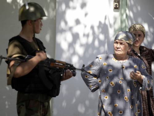 Kyrgyzstan is going ahead with a constitutional referendum, despite warnings that the poll could spark a renewal of the violence (AAP)